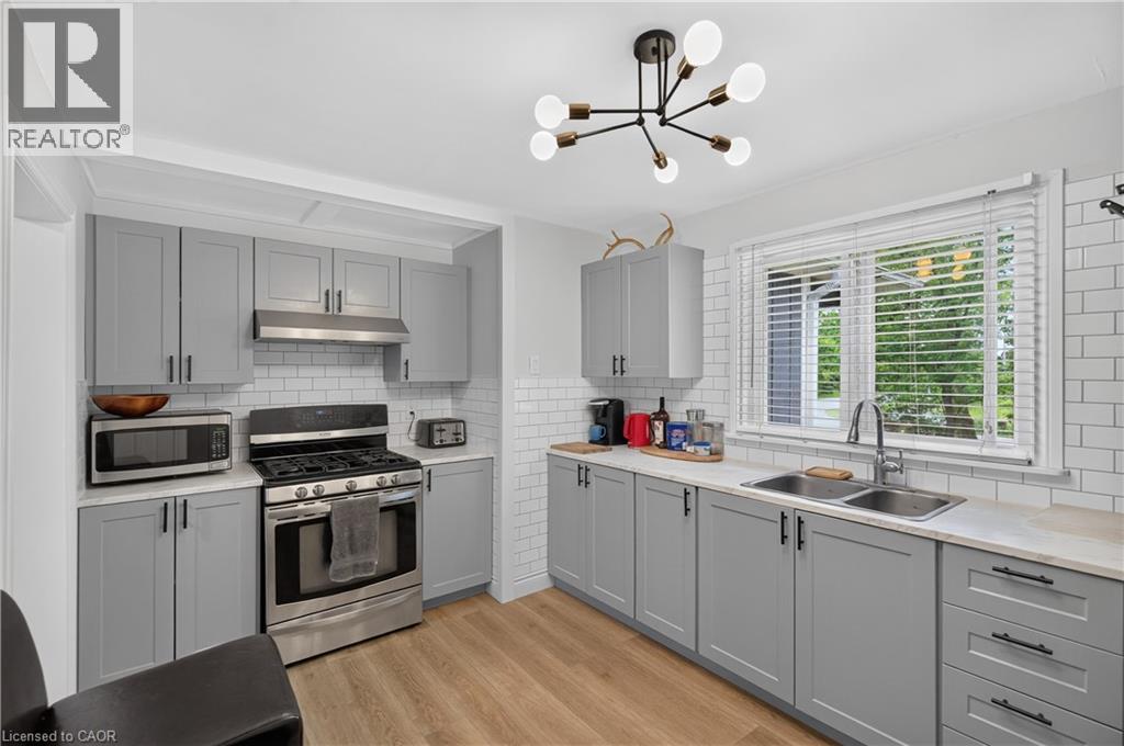 258 LYNDEN Road - 32