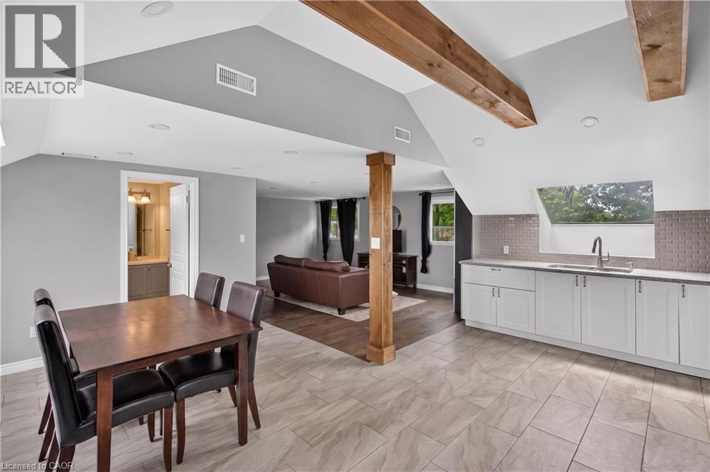 258 LYNDEN Road - 46