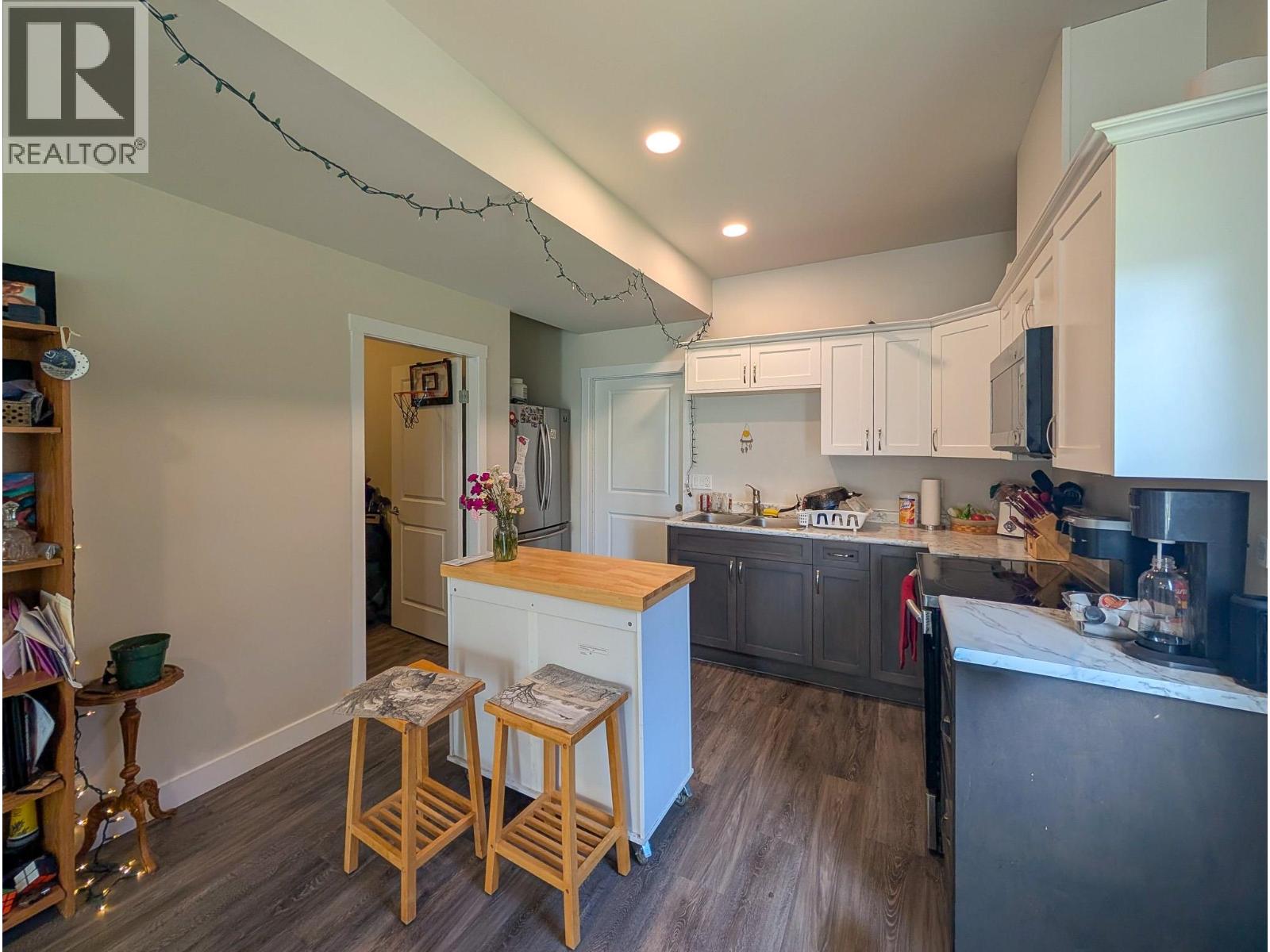 1253 N BLACKBURN ROAD - 23