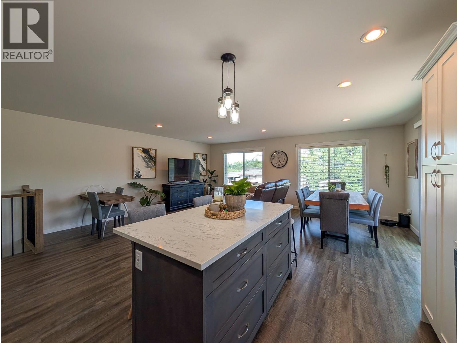 Photo 9 of 31 — 1253 N BLACKBURN ROAD · Prince George, BC