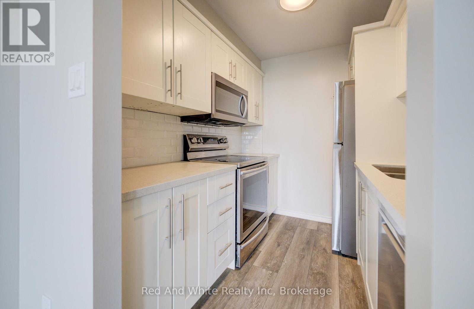 #802 1414 KING STREET E - 14
