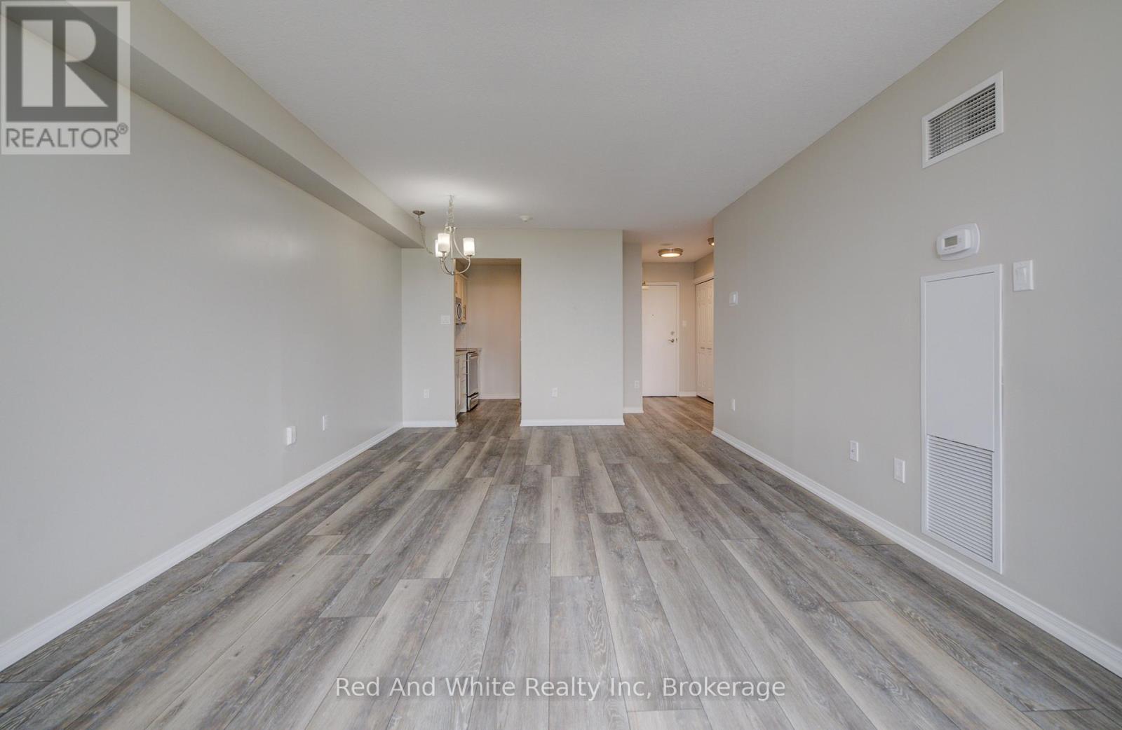 #802 1414 KING STREET E - 15