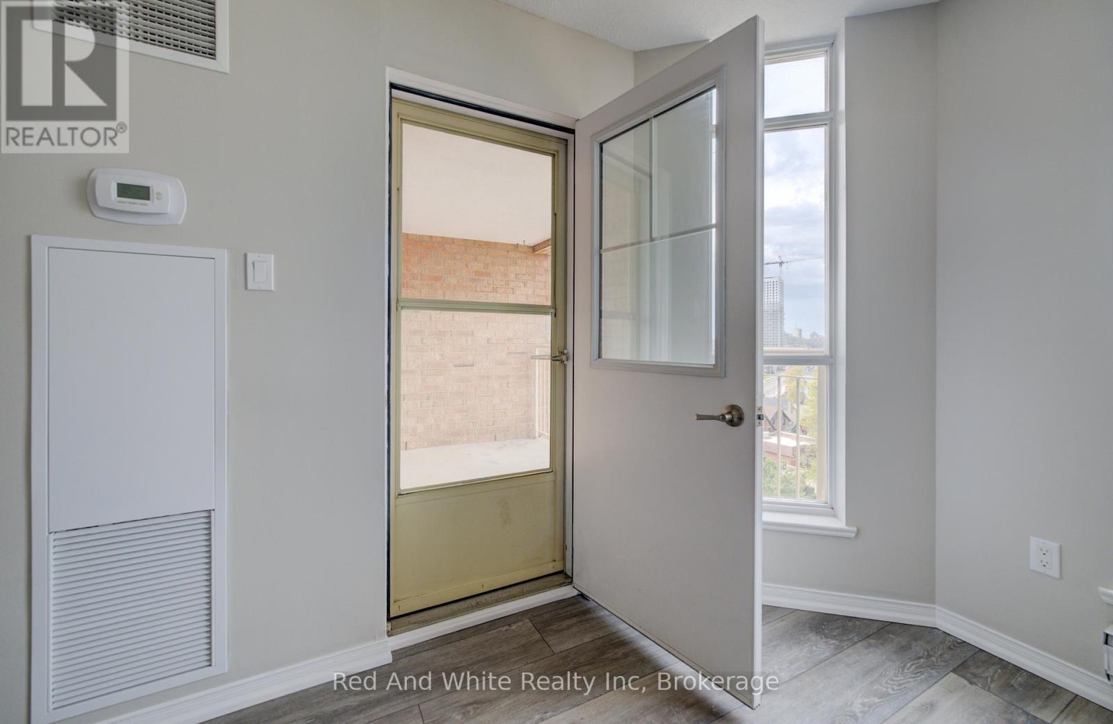 #802 1414 KING STREET E - 21