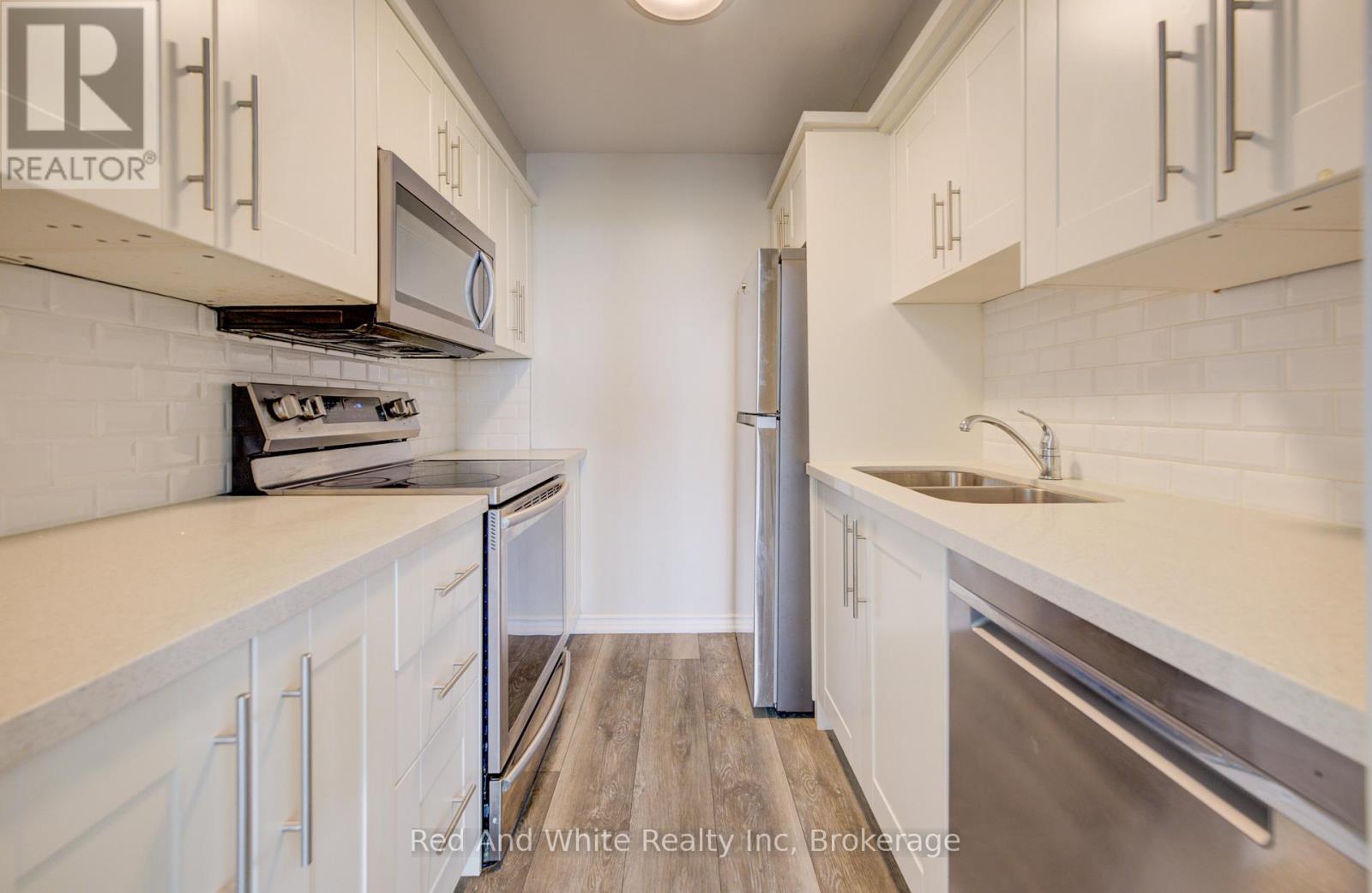 #802 1414 KING STREET E - 11