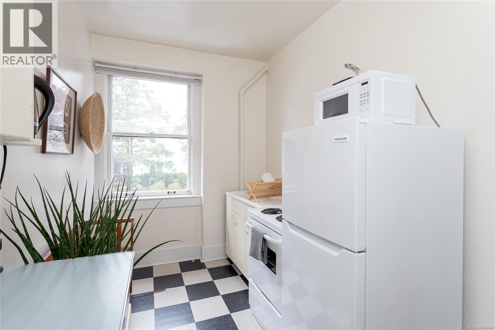 1106 Balmoral Rd - 10