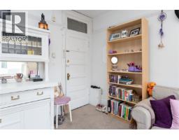 1106 Balmoral Rd, Victoria, BC V8T1B1 Photo 17