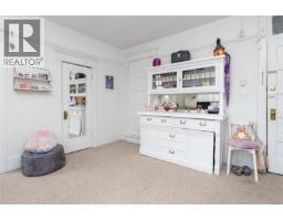 1106 Balmoral Rd, Victoria, BC V8T1B1 Photo 21