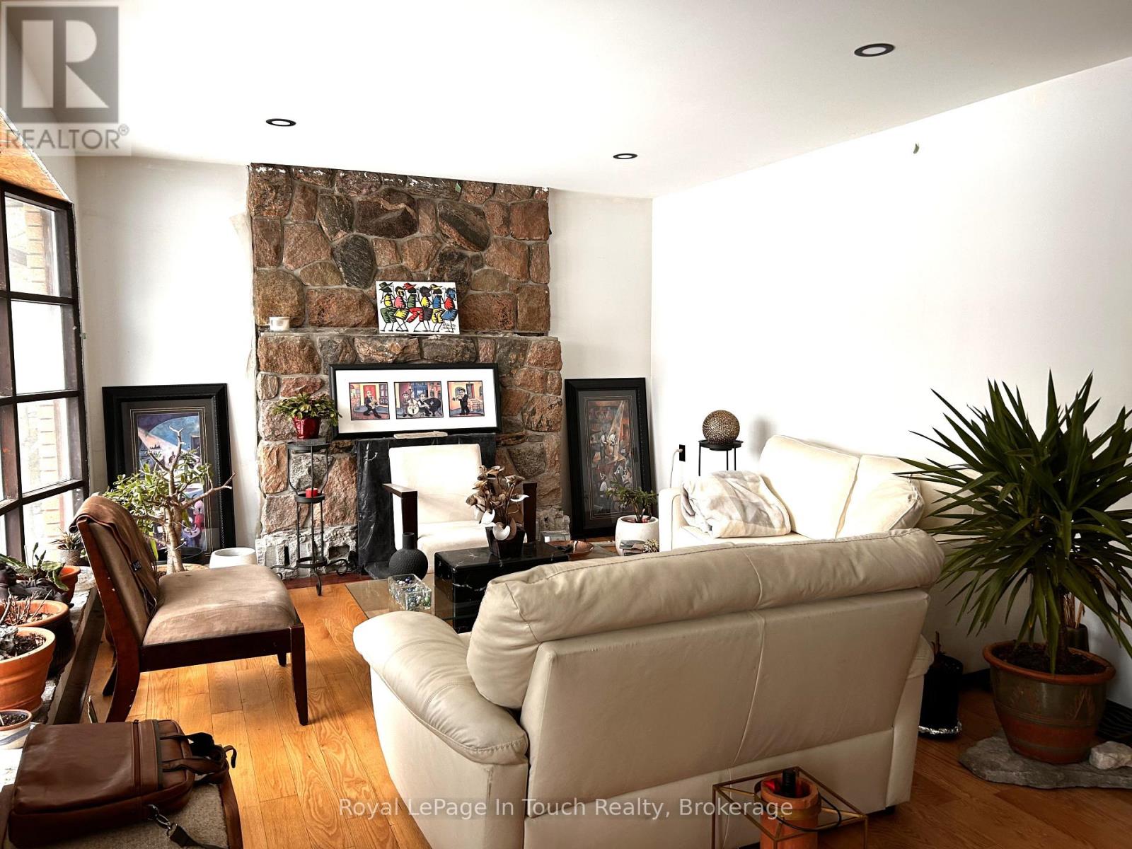 26 DUNDEE DRIVE - 7