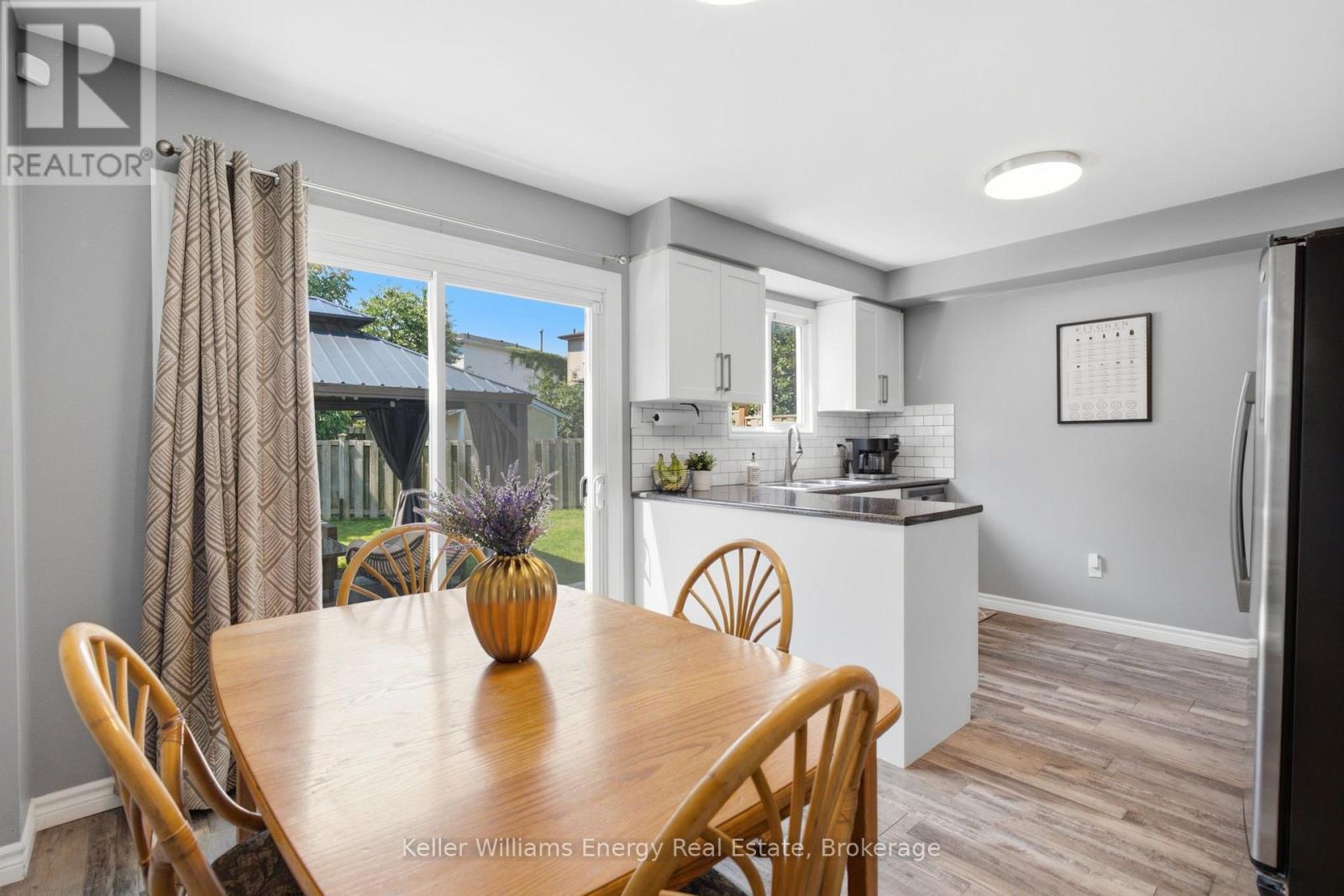 1454 VALLEY DRIVE - 11