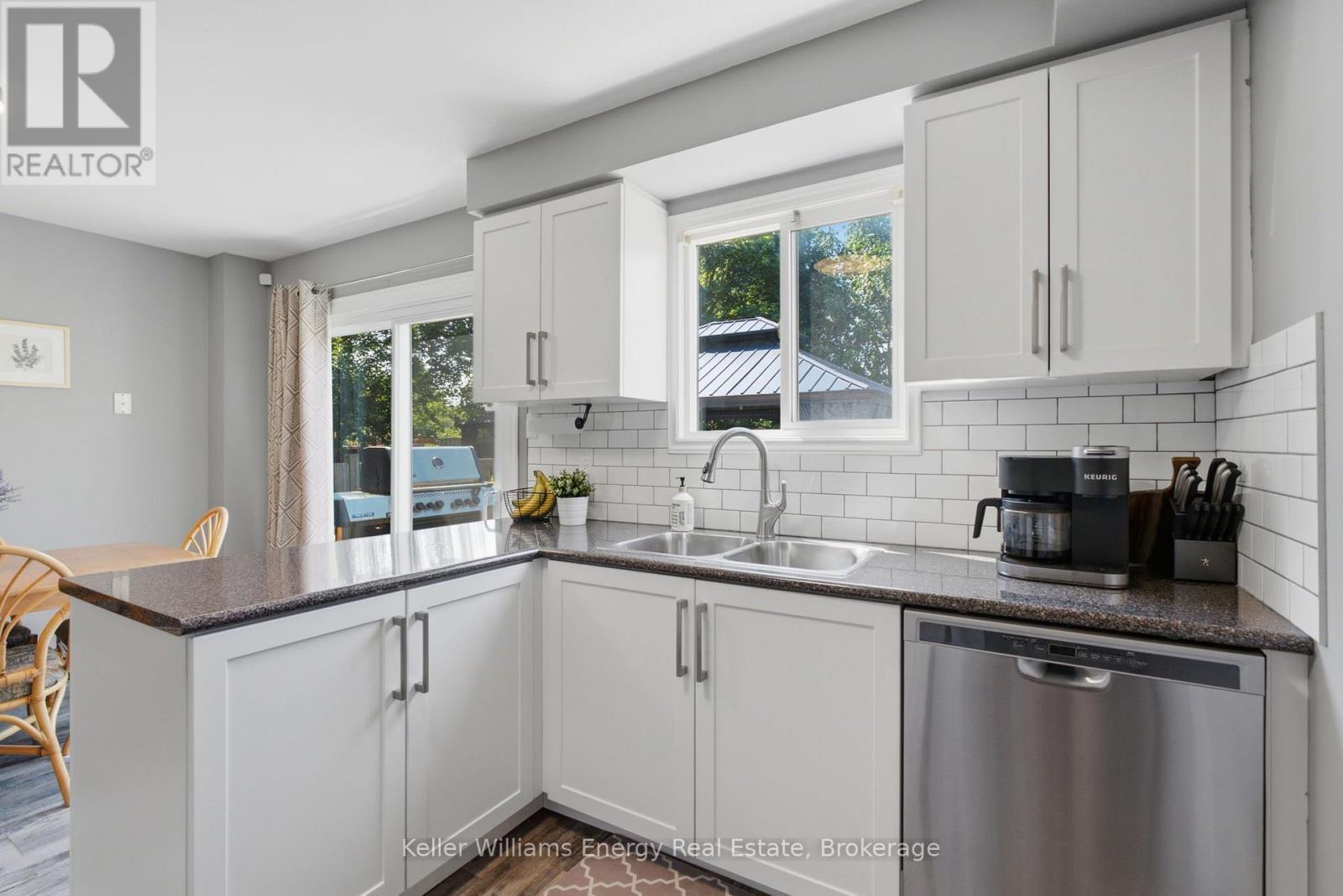 1454 VALLEY DRIVE - 15