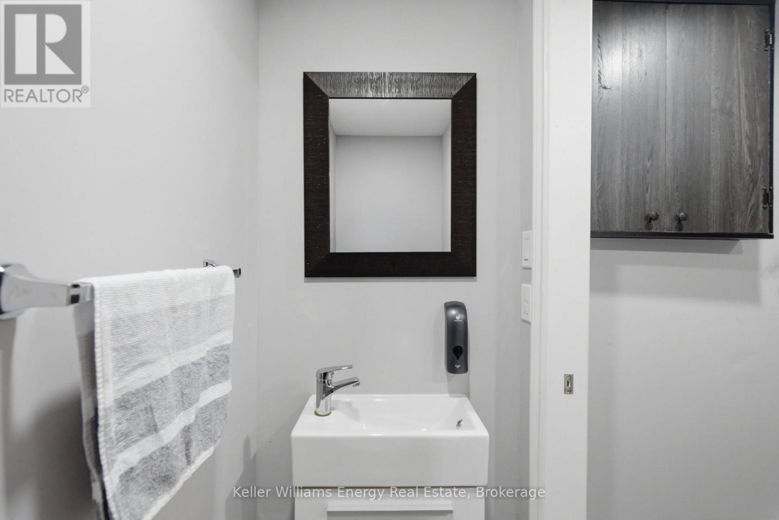 1454 VALLEY DRIVE - 26