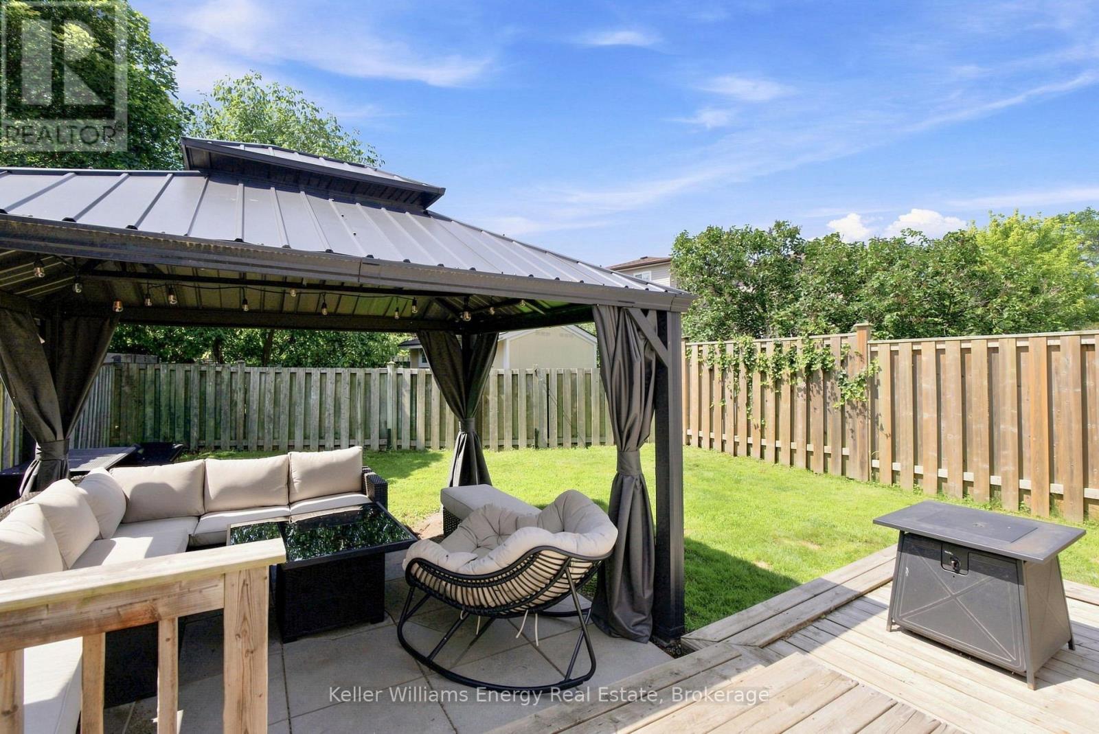 1454 VALLEY DRIVE - 33