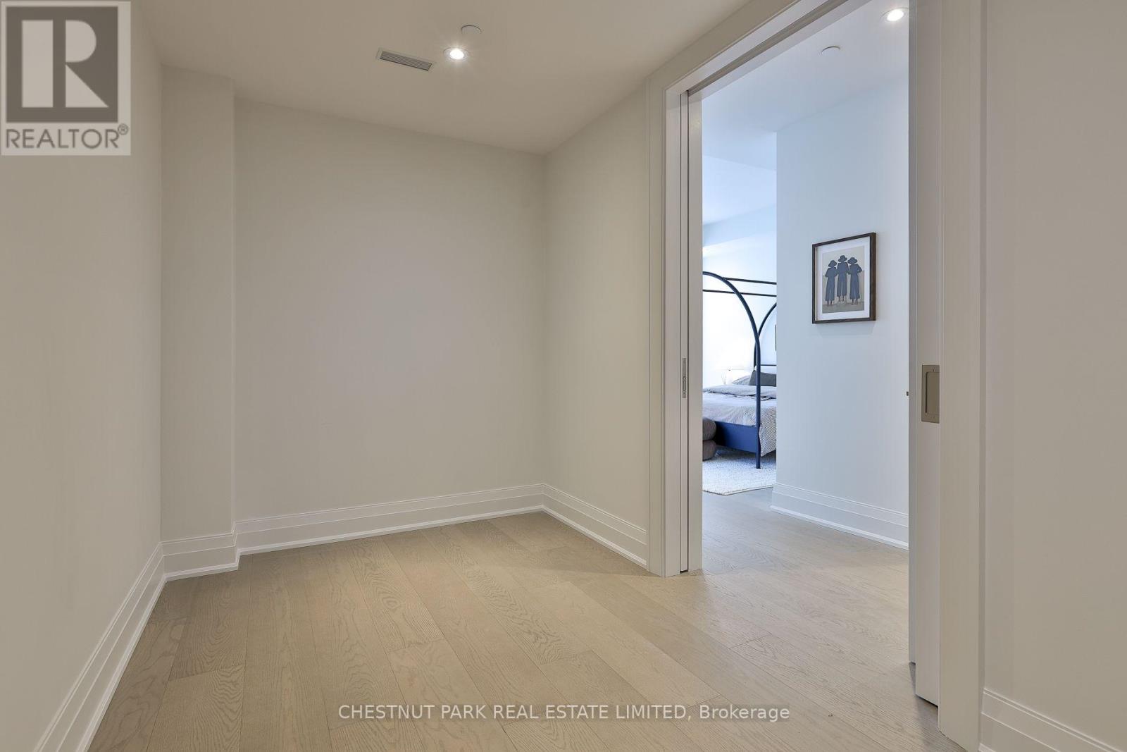#404 10 PRINCE ARTHUR AVENUE - Image 30