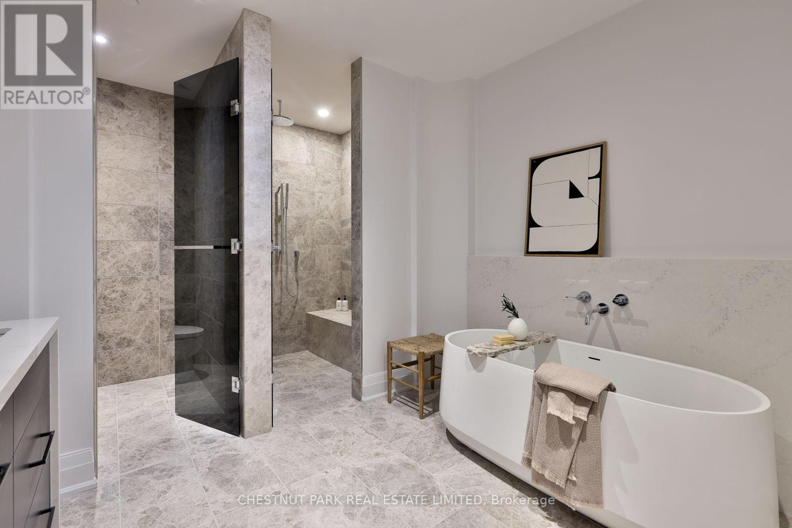 #404 10 PRINCE ARTHUR AVENUE - Image 32
