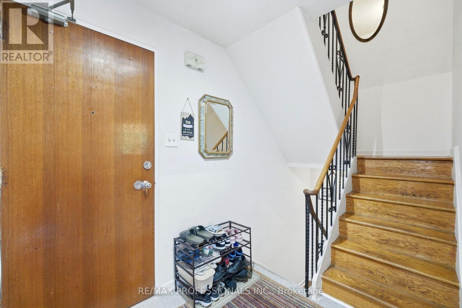 #12 48 THREE VALLEYS DRIVE - 11