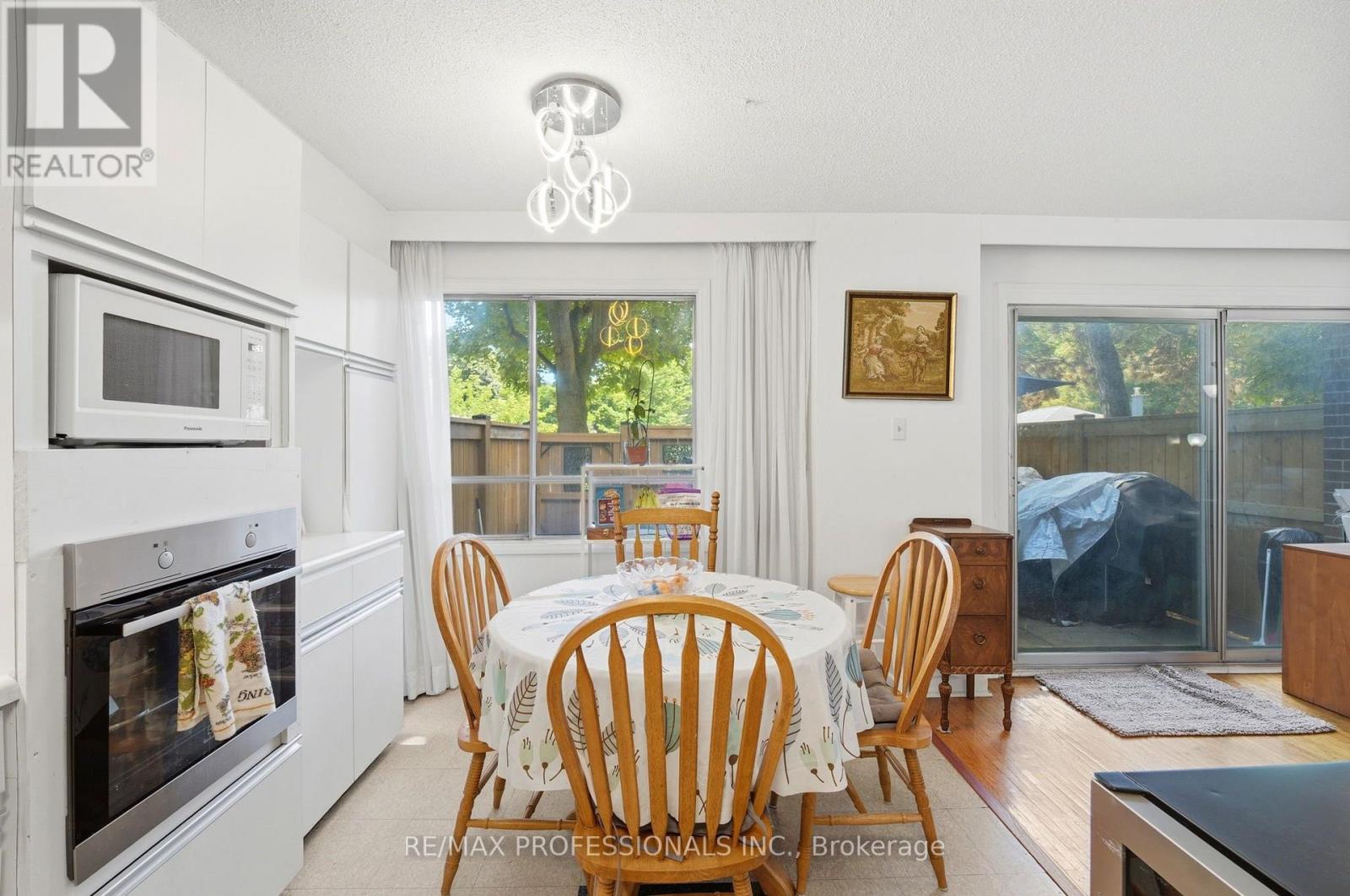 #12 48 THREE VALLEYS DRIVE - 17