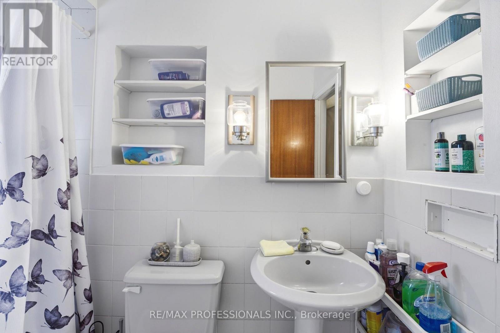 #12 48 THREE VALLEYS DRIVE - 29