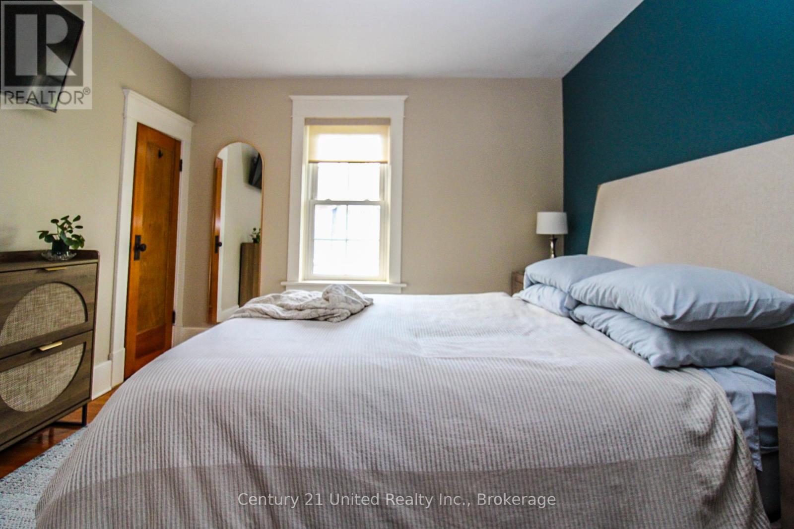 566 WATERFORD STREET - 26