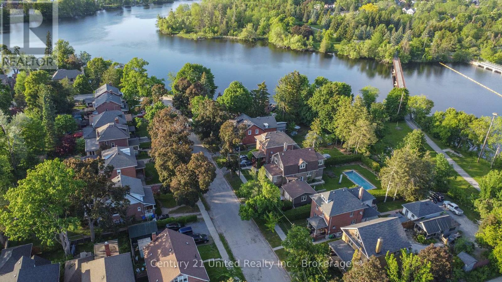 566 WATERFORD STREET - 3
