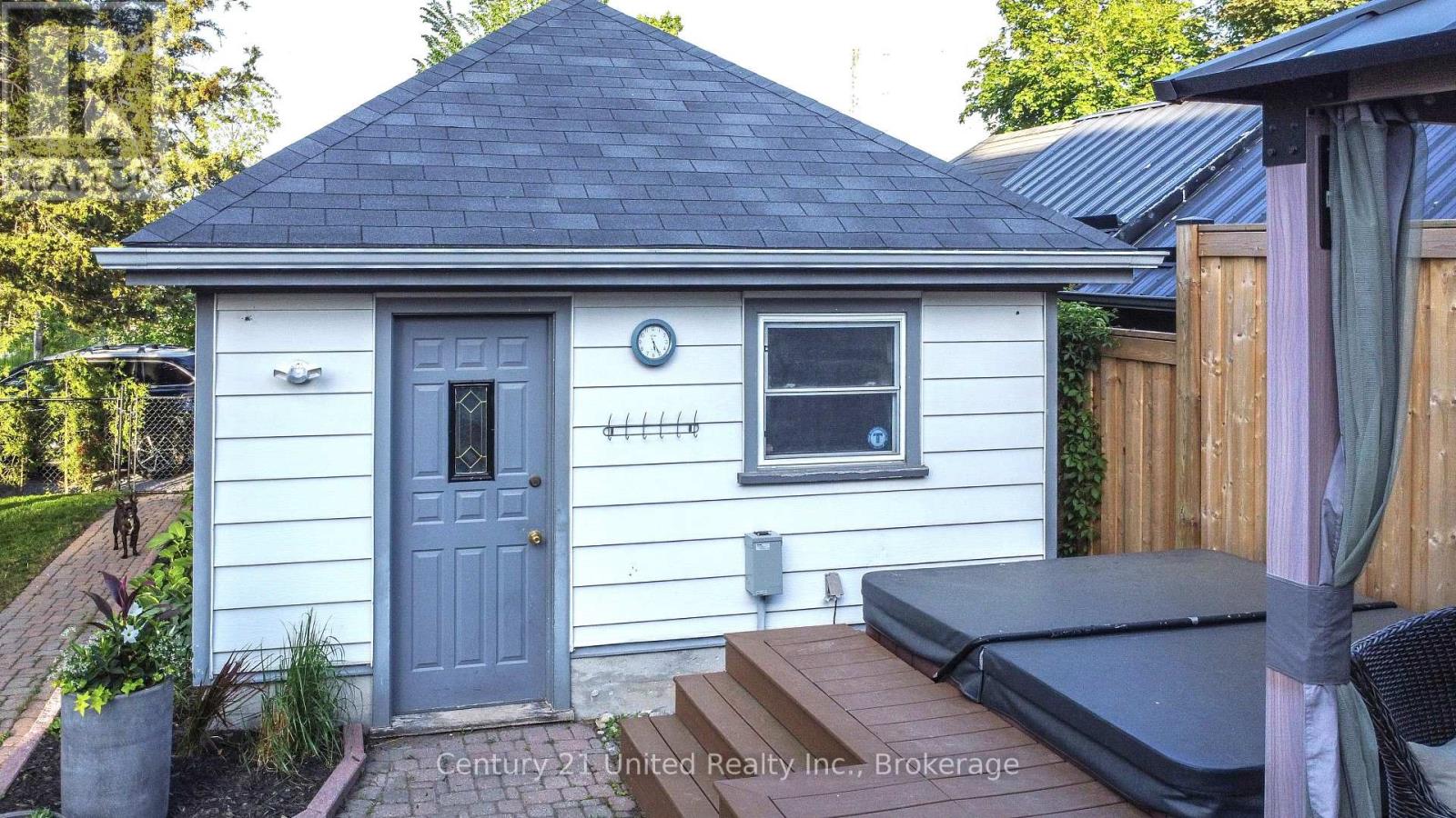 566 WATERFORD STREET - 46