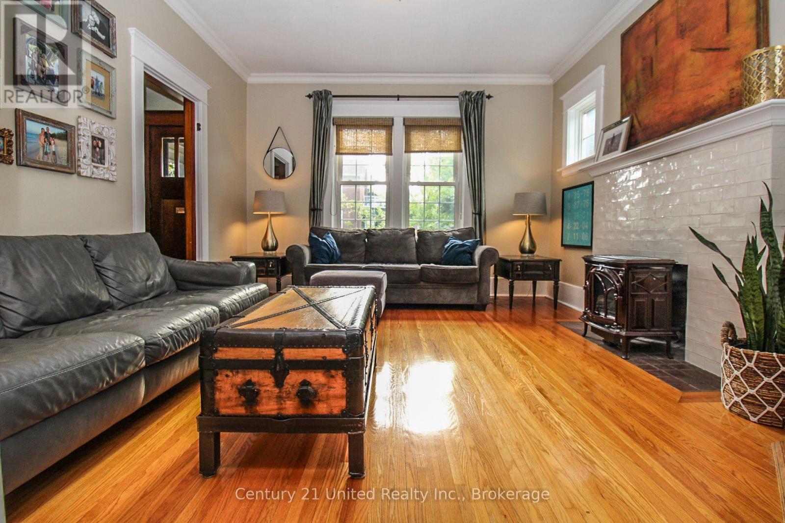 566 WATERFORD STREET - 8
