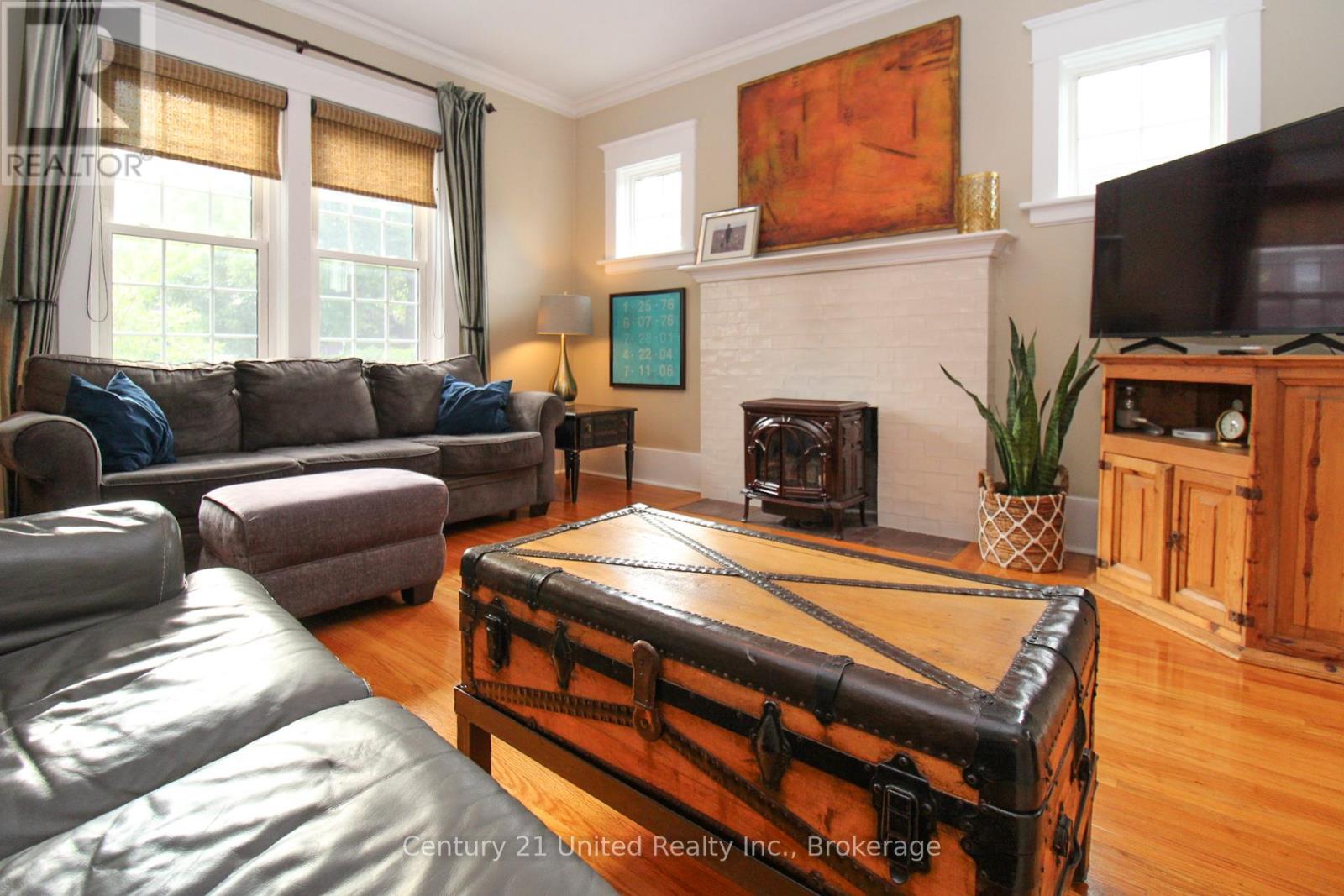 566 WATERFORD STREET - 9