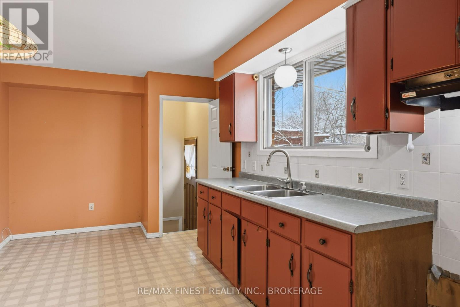 628 STANFORD STREET - 21