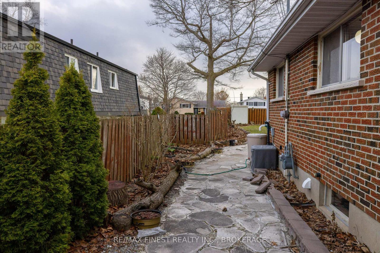 628 STANFORD STREET - 4
