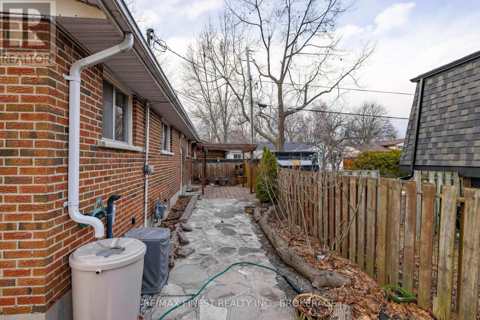 628 STANFORD STREET - 5