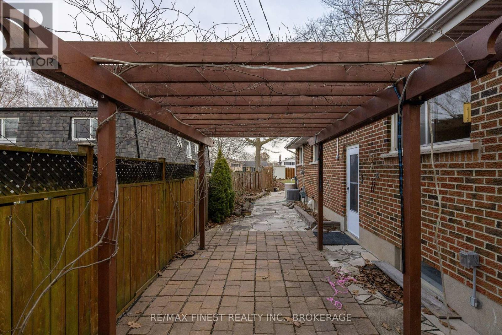628 STANFORD STREET - 7