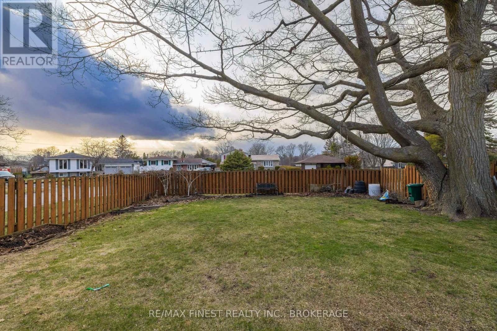 628 STANFORD STREET - 9