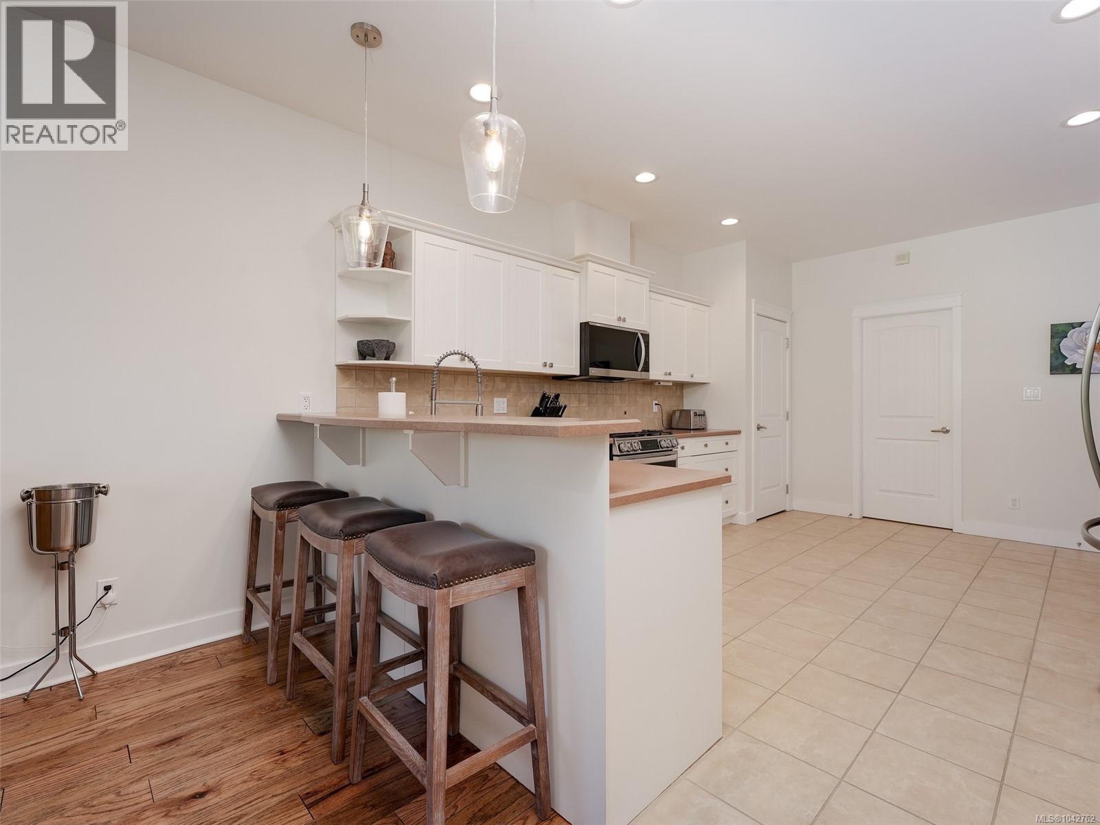  569 Caselton Place, Saanich