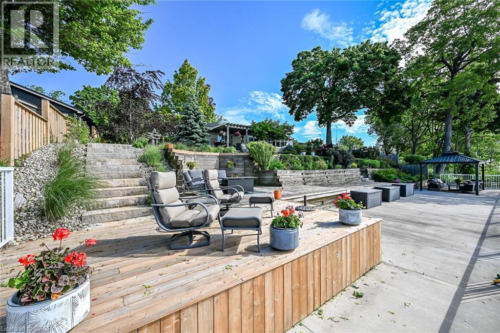 108 LAKESIDE Drive - 39