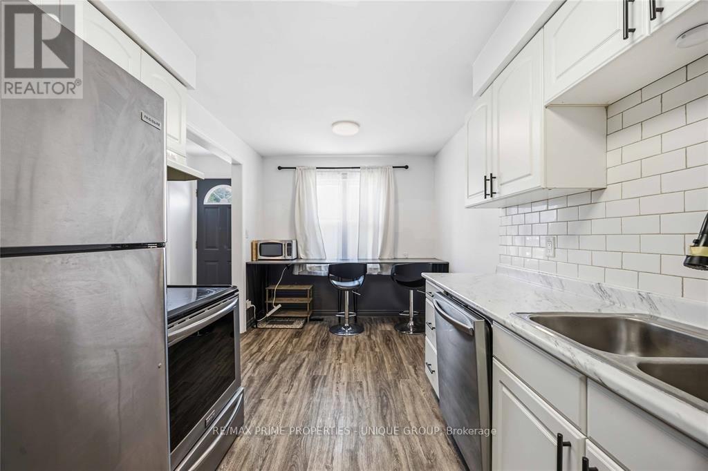 #2B 205 FANE STREET - 11