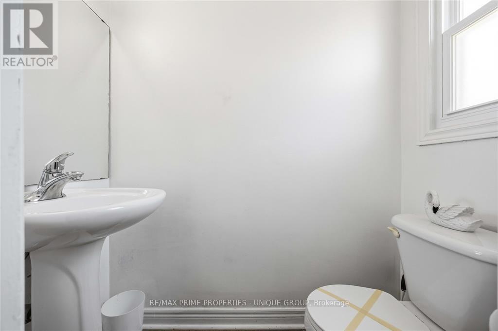 #2B 205 FANE STREET - 12