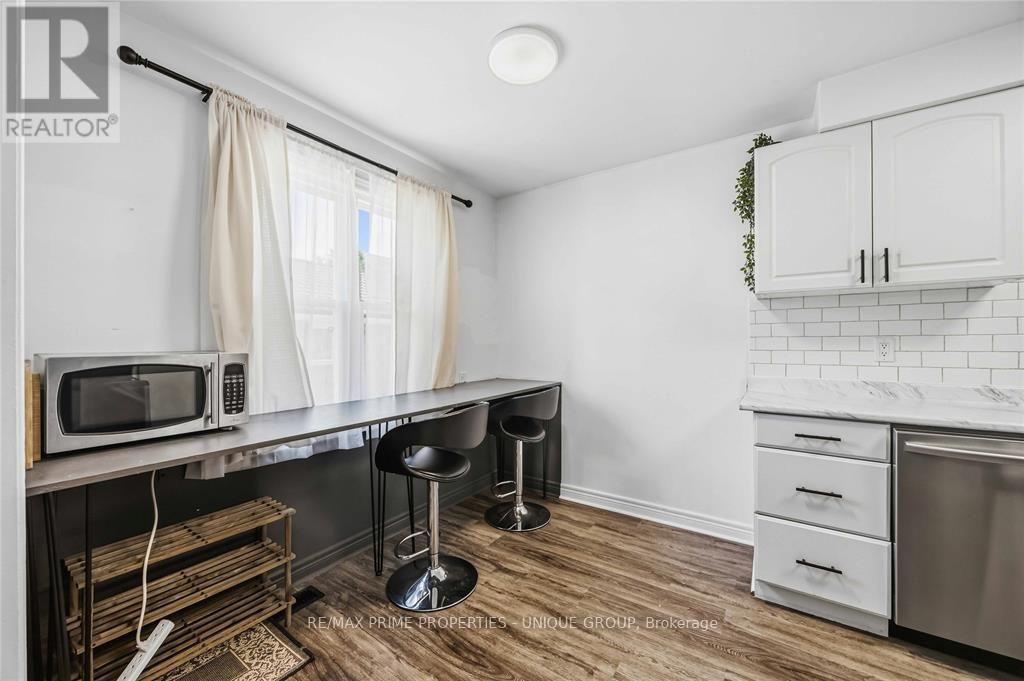 #2B 205 FANE STREET - 9