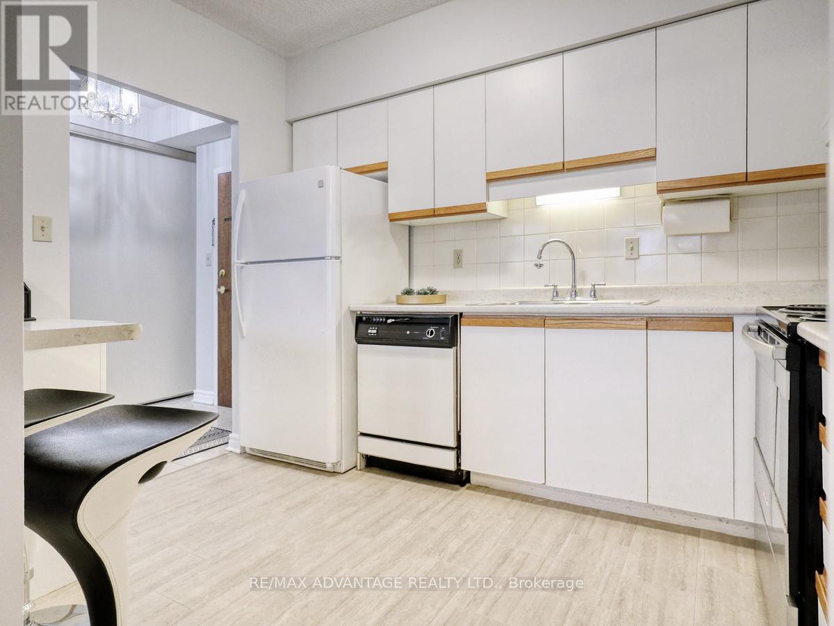 #205 744 WONDERLAND ROAD S - 15