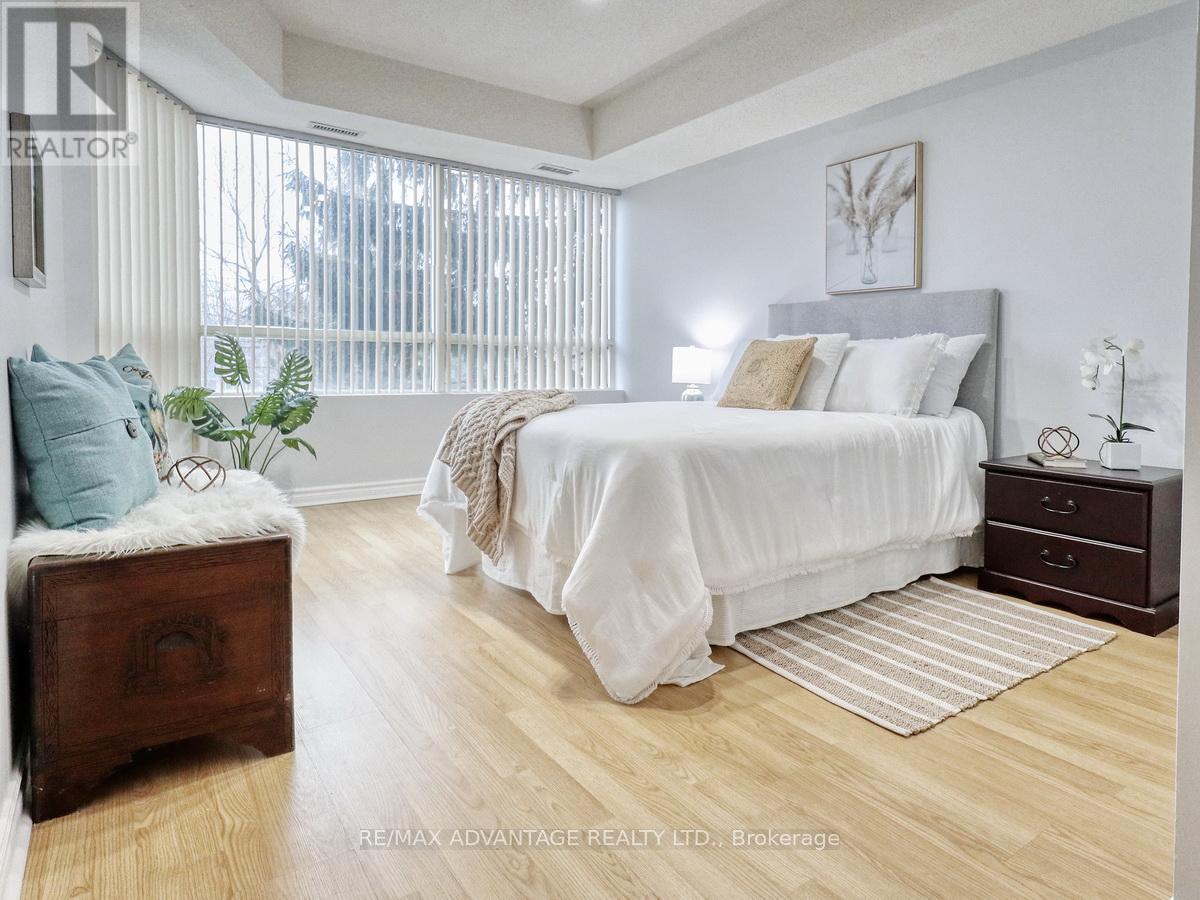 #205 744 WONDERLAND ROAD S - 23