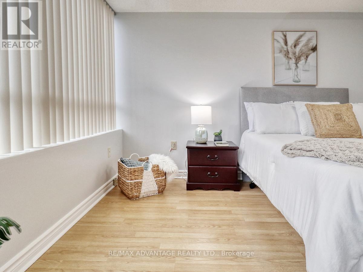 #205 744 WONDERLAND ROAD S - 25