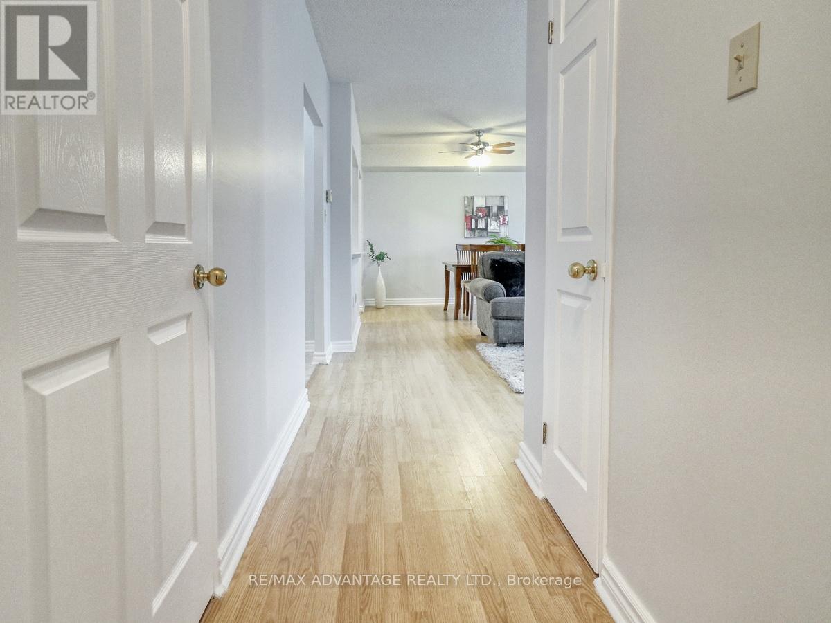 #205 744 WONDERLAND ROAD S - 34