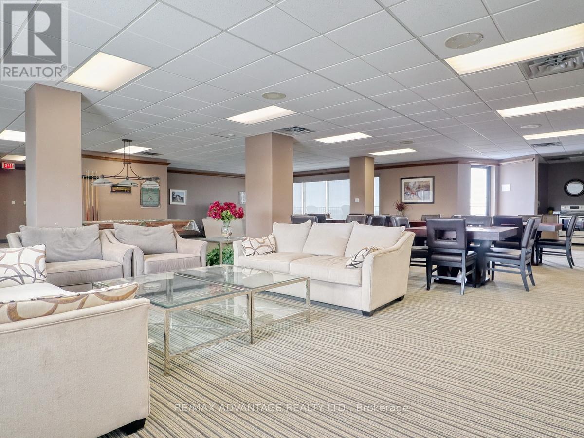 #205 744 WONDERLAND ROAD S - 36