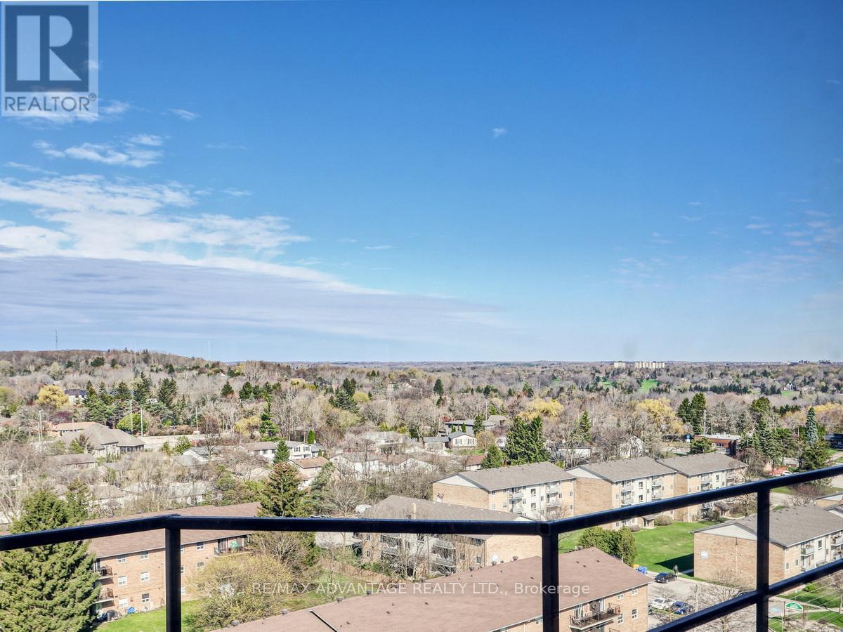 #205 744 WONDERLAND ROAD S - 44