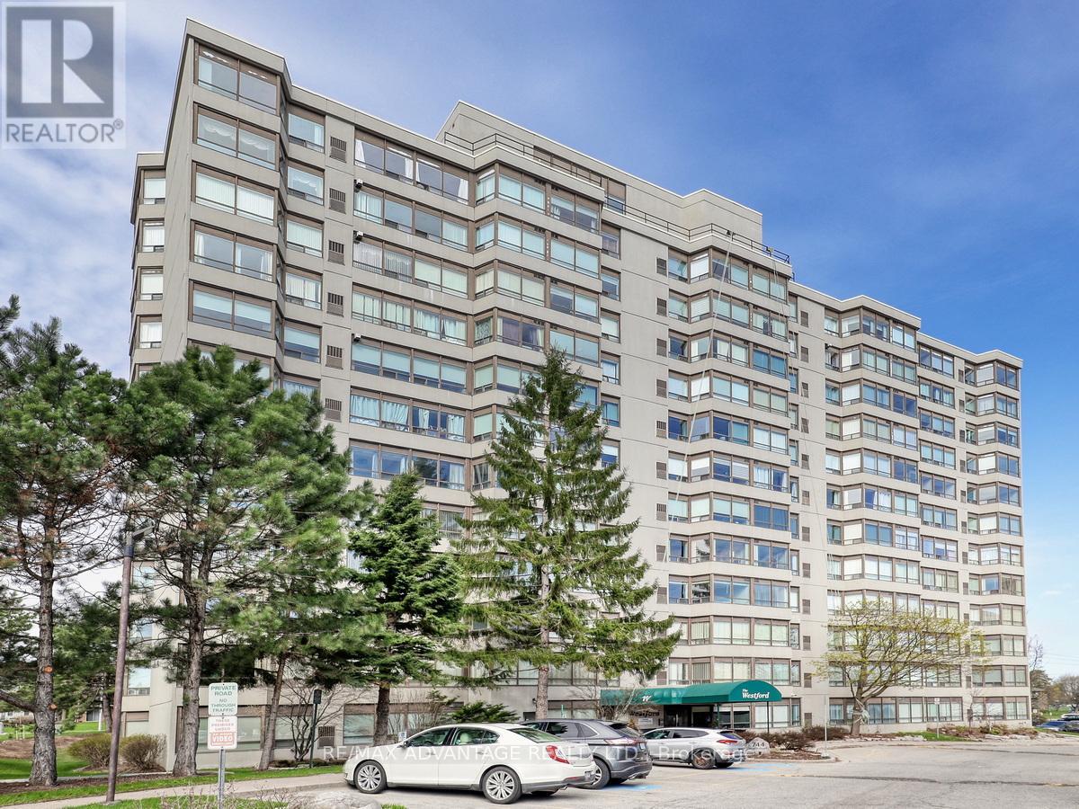 #205 744 WONDERLAND ROAD S - 46