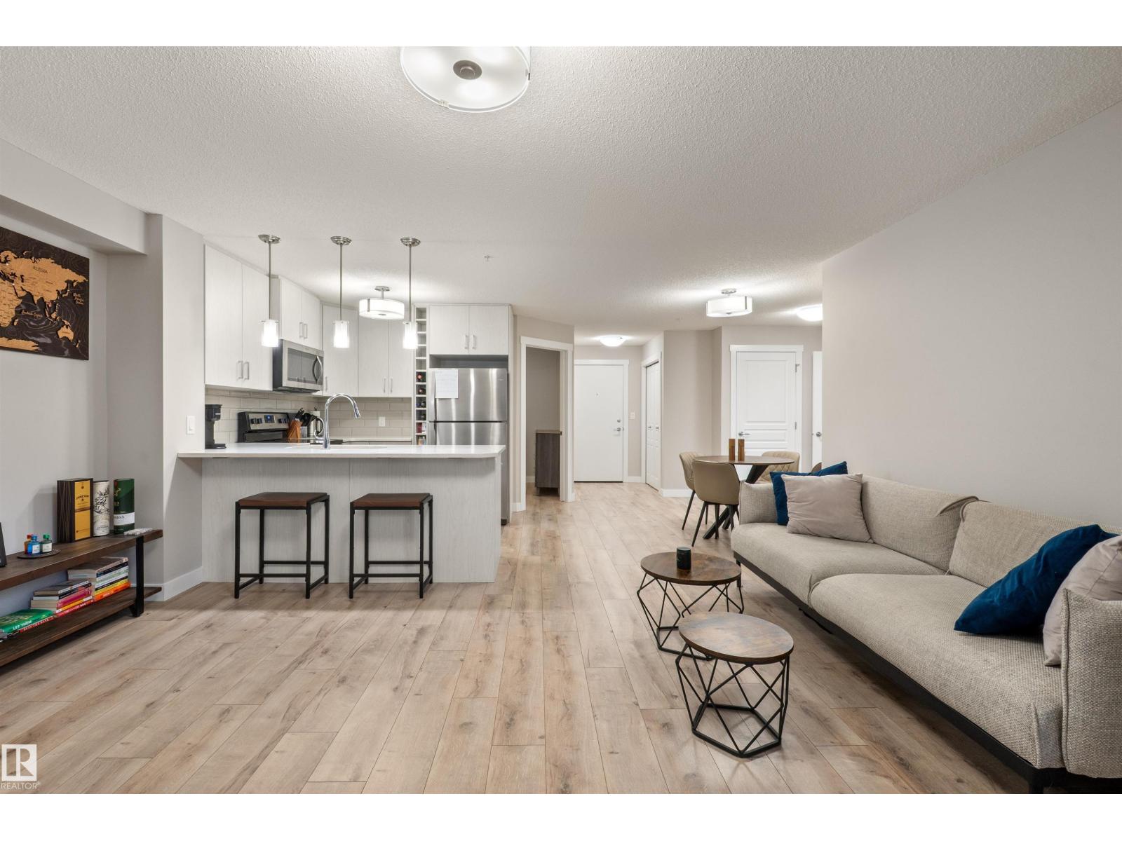 #210 2229 44 AV NW - 1
