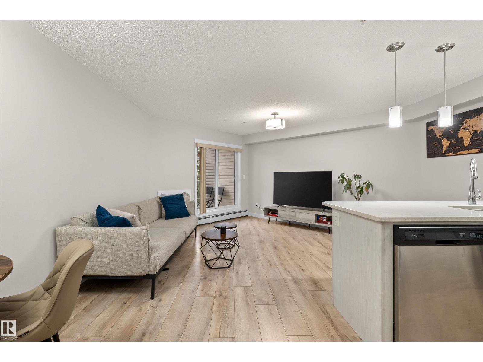 #210 2229 44 AV NW - 10