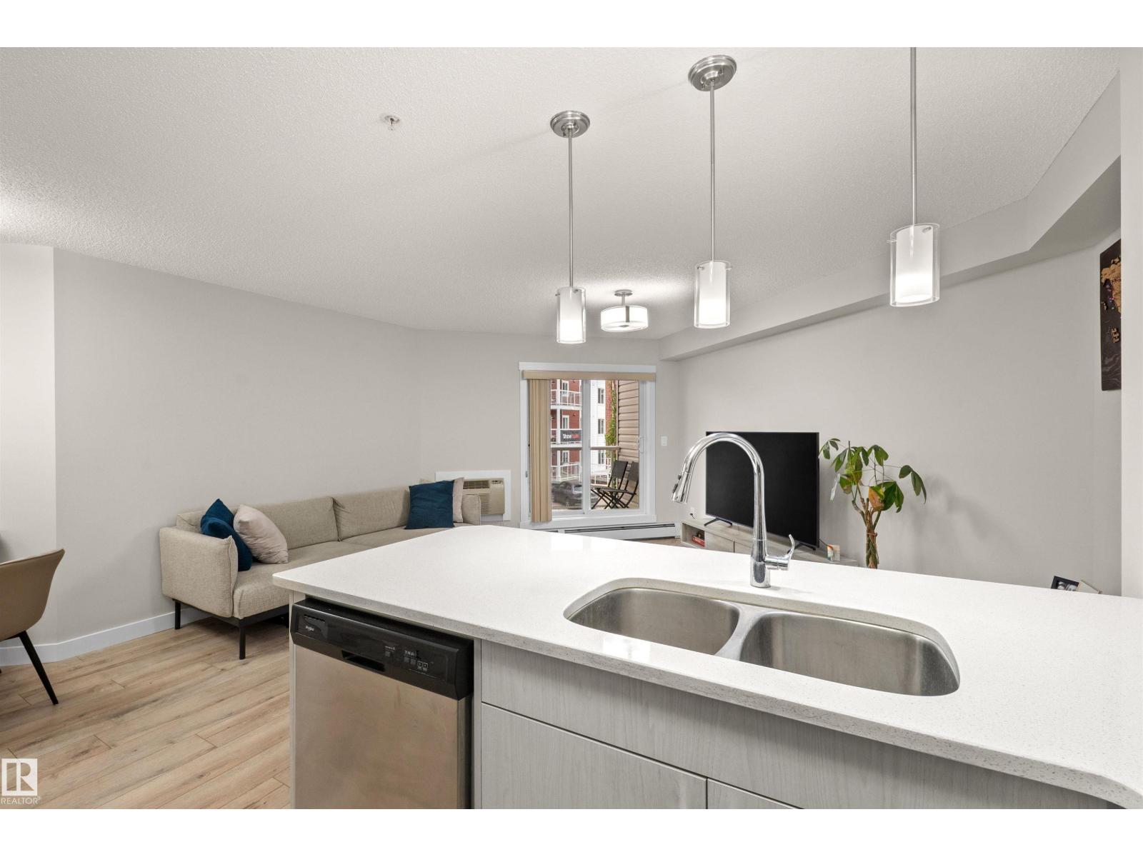 #210 2229 44 AV NW - 11