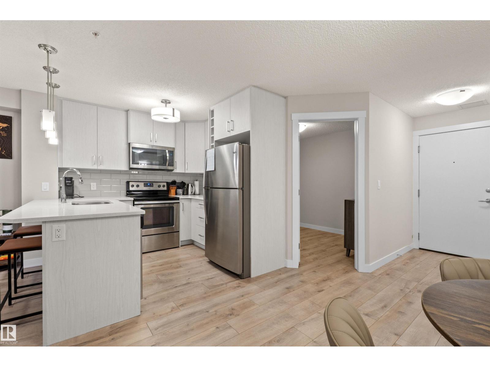 #210 2229 44 AV NW - 8
