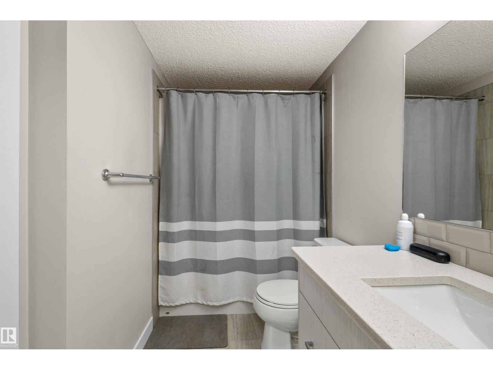 #210 2229 44 AV NW - 22