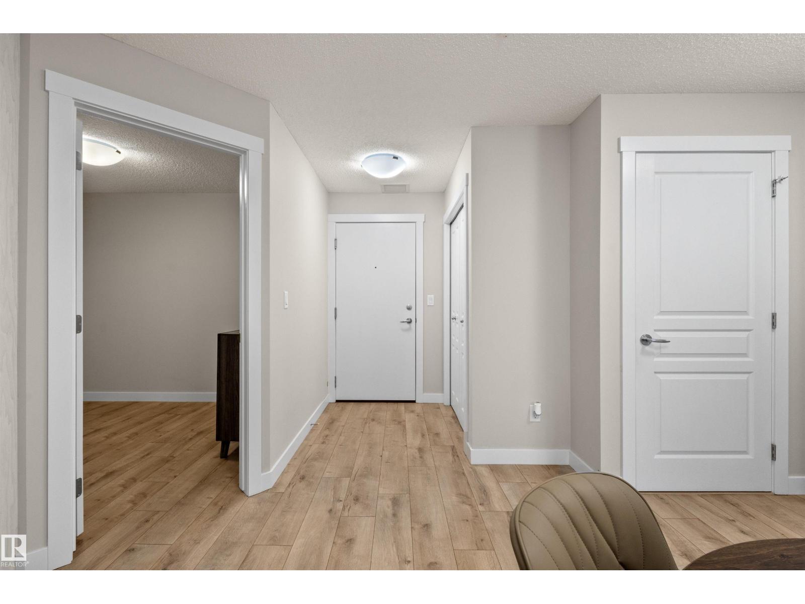 #210 2229 44 AV NW - 14