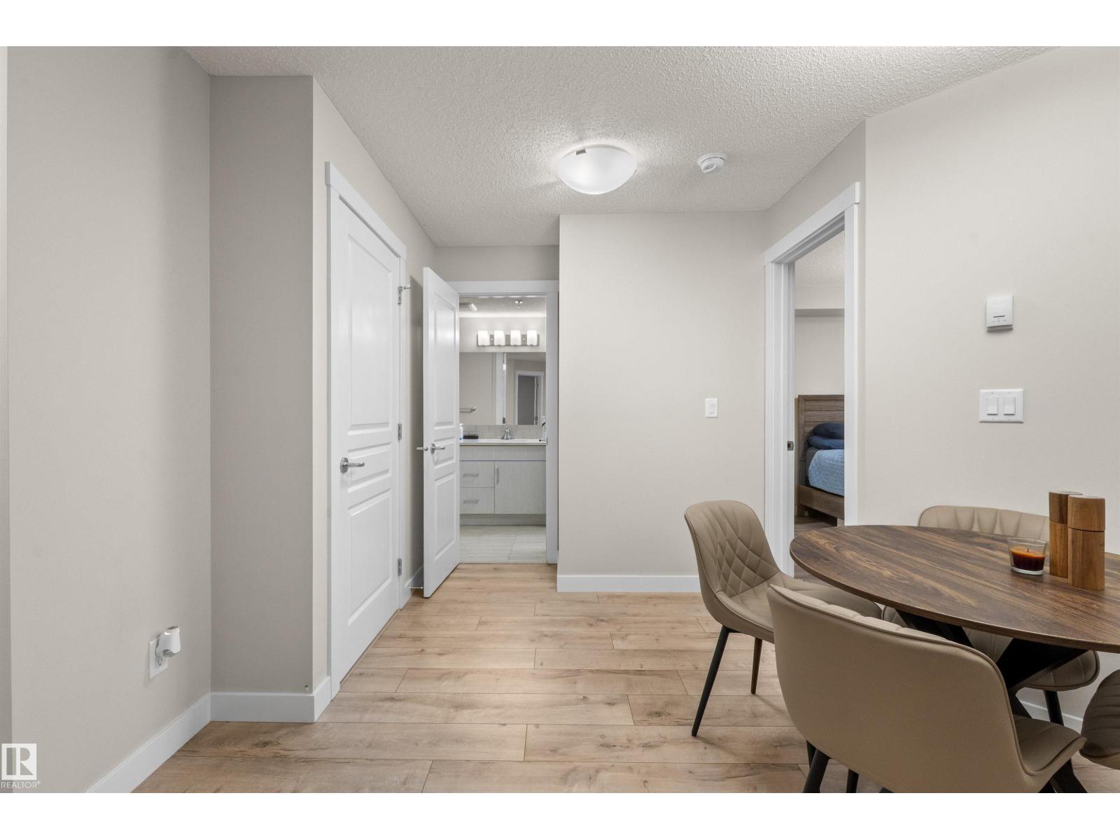 #210 2229 44 AV NW - 17